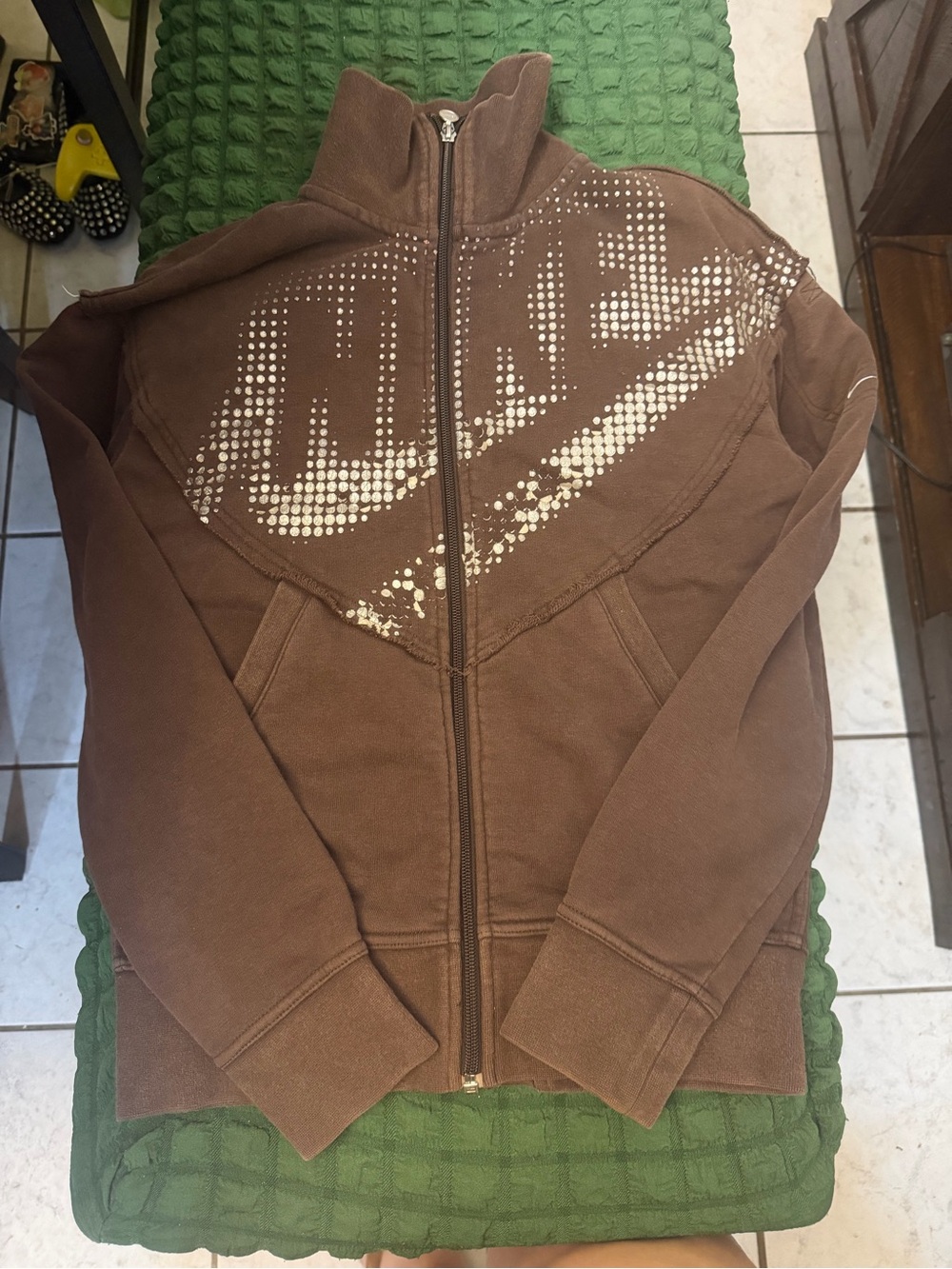 Nike Brown Full-Zip Puffer Jacket with White Dotted Logo